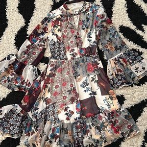 NWT CALVIN KLEIN Floral Ruffle Dress Size 4